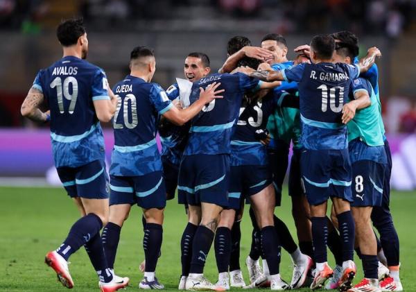 Matías Galarza silencia críticas con un gol histórico en Lima: Alfaro lo defiende y Paraguay celebra con orgullo